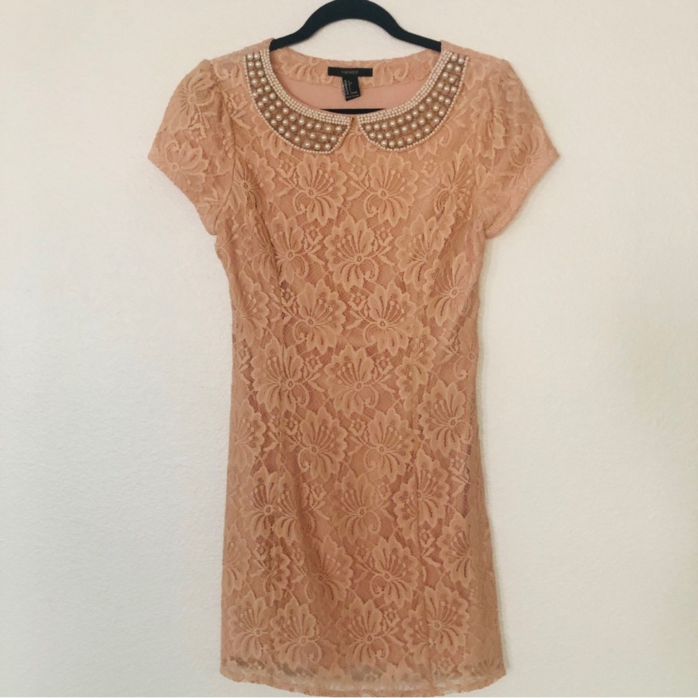 Forever 21 Peach Lace Dress w/ Pearl Collar L